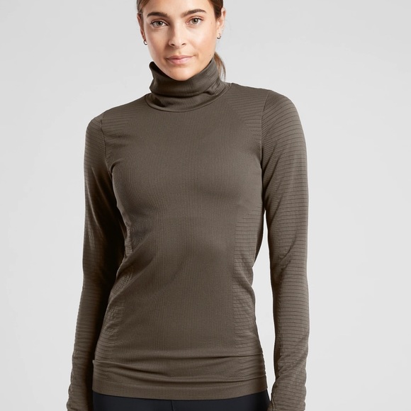 Athleta Tops - Athleta flurry blizzard seamless turtleneck
